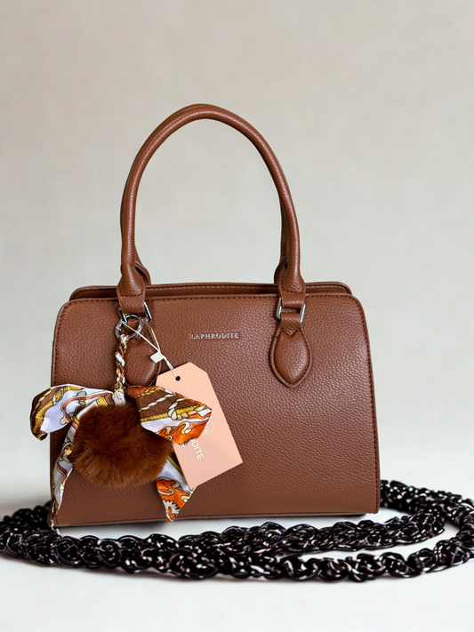 Damenhandtasche aus veganem Leder – mit Bag Charm, abnehmbarem Schulterriemen & Umhängefunktion