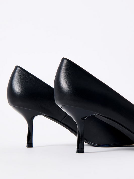 Stilettos aus Kunstleder